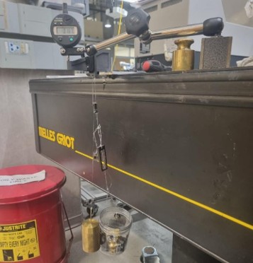 Bending test experimental setup for validating 3D-printed profiles against carbon fiber under 5, 10, and 15 N loads